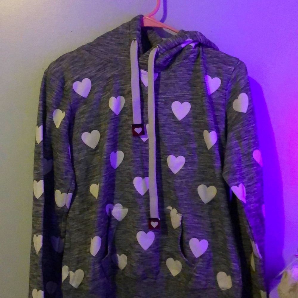 Gray hoodie white hearts